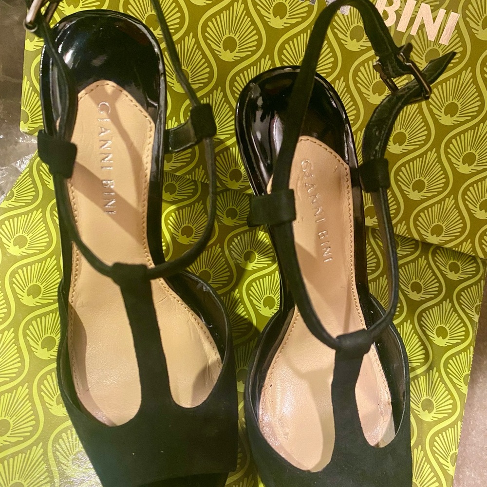 Gianni Bini Black Suede T-Strap Heels